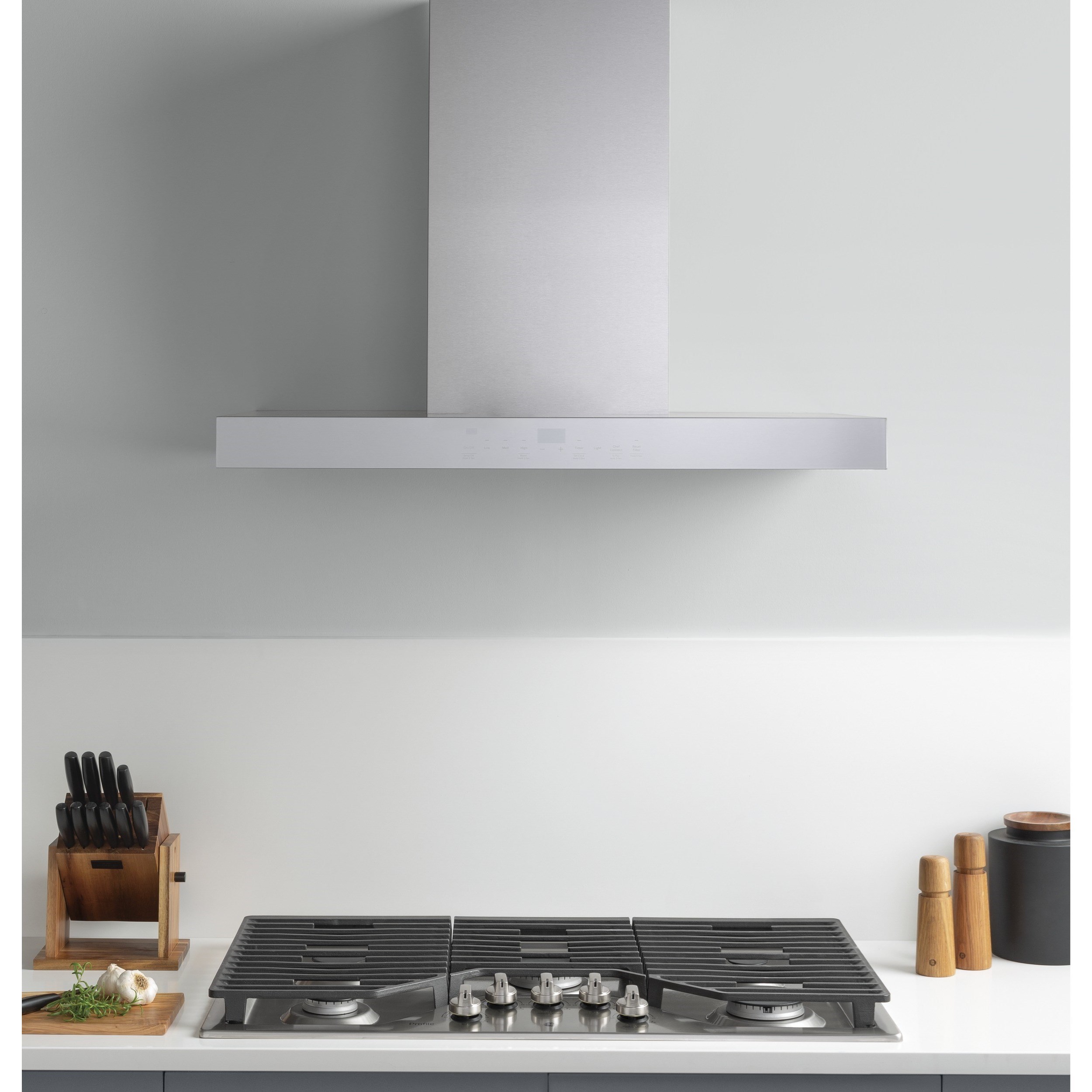 GE Appliances Profile™ 36" BuiltIn Gas Cooktop with Cast Iron Grate